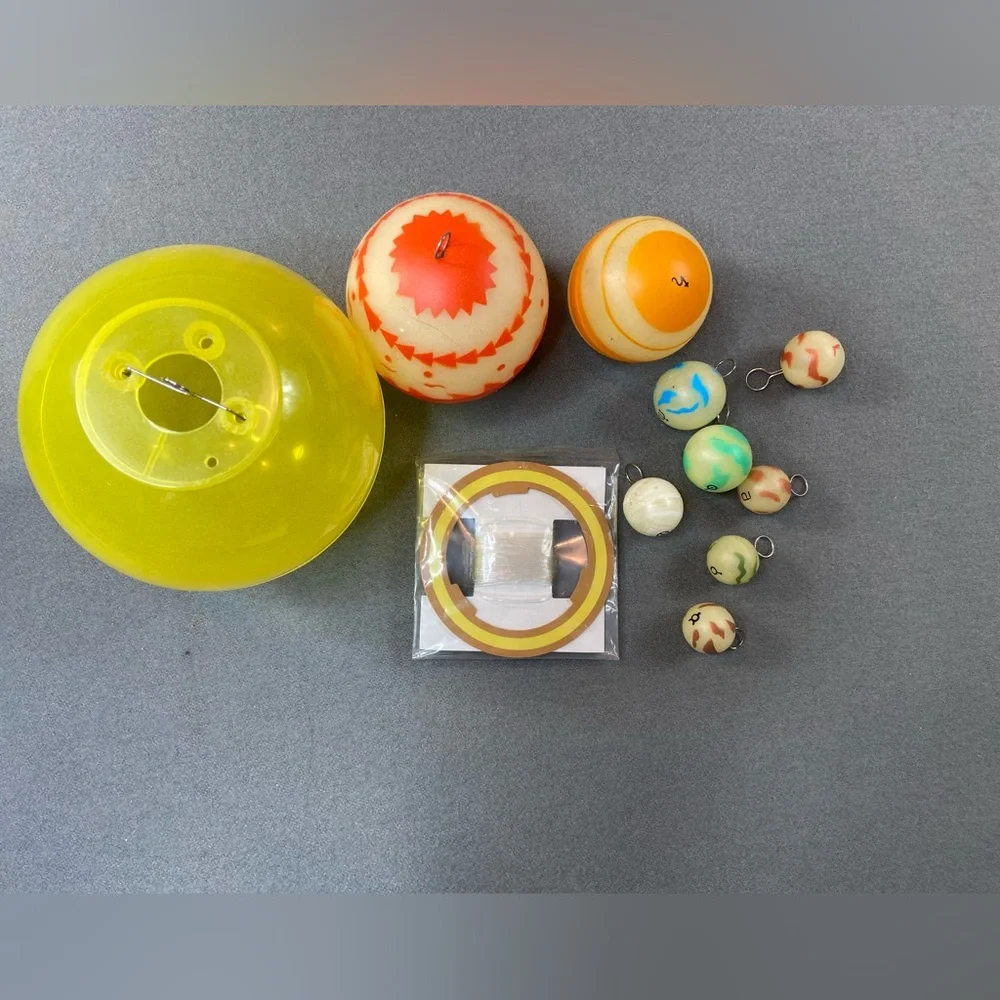 Solar‎ System Glow in the Dark 3-D Planets Hang from the ceiling New